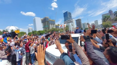 Iring-iringan Presiden Prabowo Melintas di Kawasan Patung Kuda, Warga Bertanya Gibran Mana
