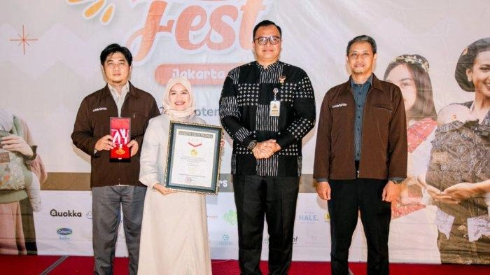Pembagian Gendongan Khusus Bayi Prematur Pecahkan Rekor MURI