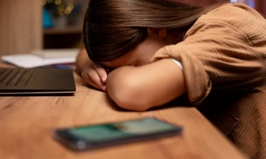 7 Penyebab serta Dampak Penggunaan Smartphone Berlebihan, Salah Sastunya Bisa Meningkatkan Gangguan Terhadap Kesehatan Mental