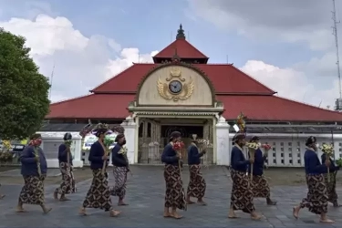 Darah Biru Mengalir, 4 Weton Pemilik Garis Keturunan Bangsawan Sedikit Gerak Berkah Masih Menghampiri