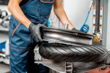 Motor untuk Harian Bagusnya Pakai Ban Bias atau Ban Radial? Jangan Asal Tempel Biar Nggak Mubazir