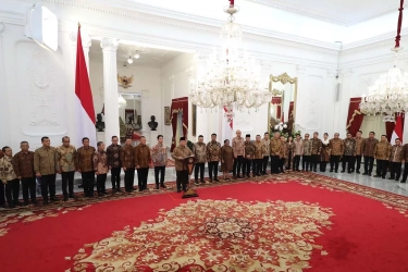 Tiga Tantangan Ekonomi Prabowo-Gibran