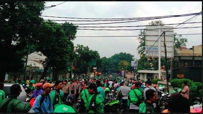 Dampak PHK dan Terbatasnya Lapangan Kerja Formal Jadi Faktor Banyak Pekerja Jadi Ojol