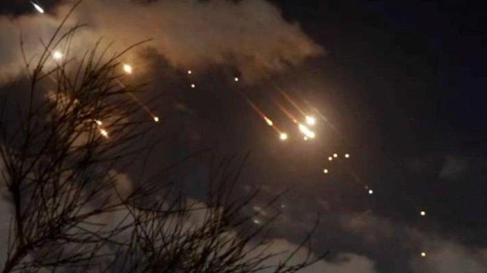 FOTO-FOTO Pawai Drone Menuju Israel Tampak di Langit Yordania, Ledakan Terdengar di Lembah Yordan
