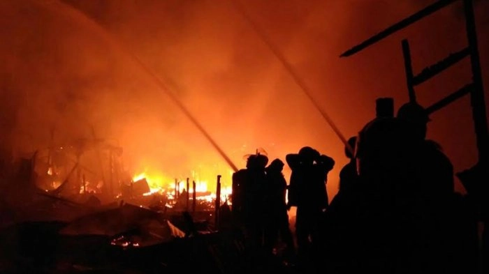 Kantor TV Saudi di Irak Dibakar Massa Karena Sebut Yahya Sinwar Teroris, Izin Siaran Dicabut