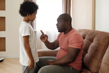 8 Aturan Parenting yang Hanya Bisa Ditegakkan oleh Seorang Ayah kepada Anak Mereka