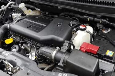 Banyak Dilakukan di Tempat Detailing, Memang Boleh Mencuci Ruang Mesin Mobil, Nggak Takut Rusak?