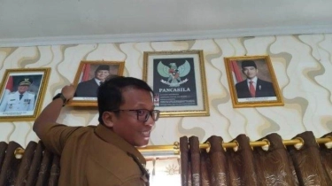Menilik Antusias Warga Pasang Foto Presiden Prabowo, Ada Ibu Sengaja Beli Untuk Dipasang di Rumah
