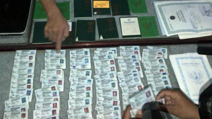 Raymond Kamil & Indra Syahputra Ajukan Uji Materi Pasal 61 dan 64 UU Adminduk terkait Kolom Agama