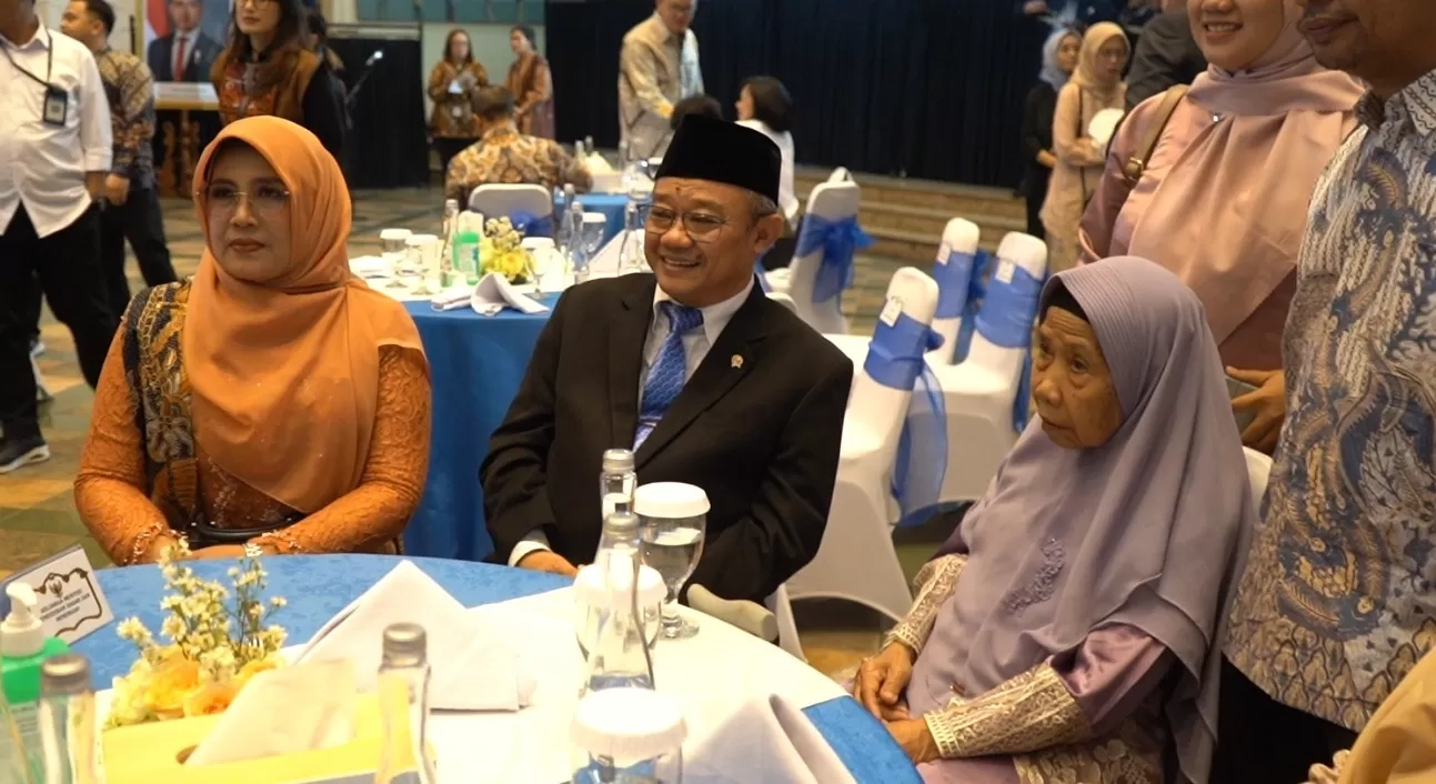 Mendikdasmen Abdul Mu'ti: Emak Terima Kasih, ini Kantor Saya Berikutnya