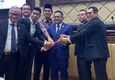 Rifqinizamy Karsayuda Pimpin Komisi II DPR, Siap Tancap Gas Kawal Pilkada Serentak