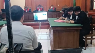 Terjaring OTT Kejagung, Hakim Heru Hanindyo yang Tangani Kasus Ronald Tannur Tiba di Kejati Jatim