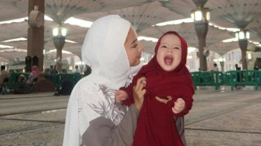 Jennifer Coppen Cerita Pengalaman Umrah Bersama Kamari Sky Wassink, Akui Jadi Ingat Kematian