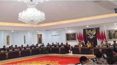 Rapat Kabinet Perdana, Prabowo Imbau Para Menteri Tak Bikin Birokrasi Ribet