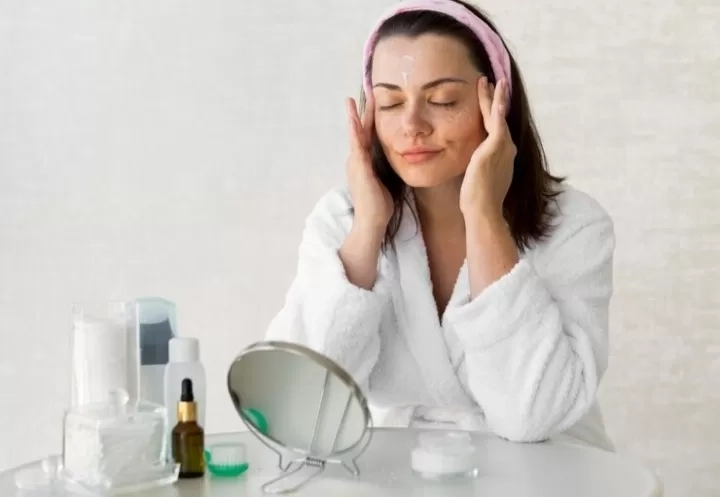 Daftar Jenis Skincare yang Tidak Boleh Digunakan Secara Bersamaan, Hati-Hati Iritasi Hingga Ruam Menyerang Kulit!