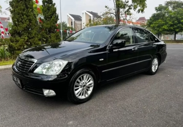 Mirip dengan yang Dipakai Sebagai Mobil Dinas Menteri Era Presiden SBY, Harga Mobil Bekas Toyota Crown Royal Saloon Cuma Segini