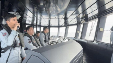 Bakamla Usir Kapal Coast Guard China yang Masuk ke Laut Natuna Utara