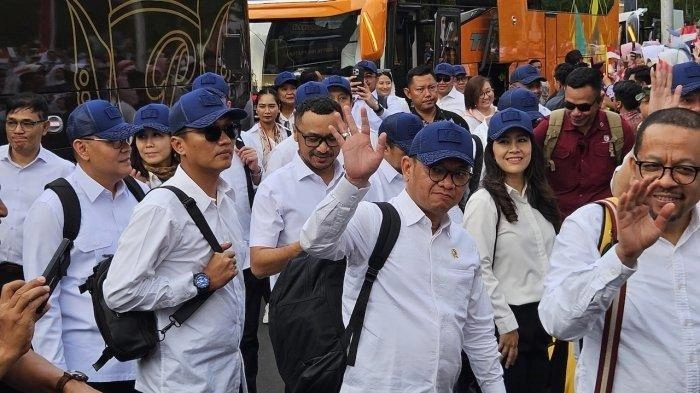 Menteri dan Wamen Kabinet Merah Putih Tiba di Akmil Magelang Mengenakan Baju Putih