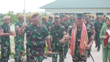 Pangdam IX/Udayana Apresiasi Kemandirian Yon Arhanud 9/AWJ dalam Upaya Pengeboran Air Bersih