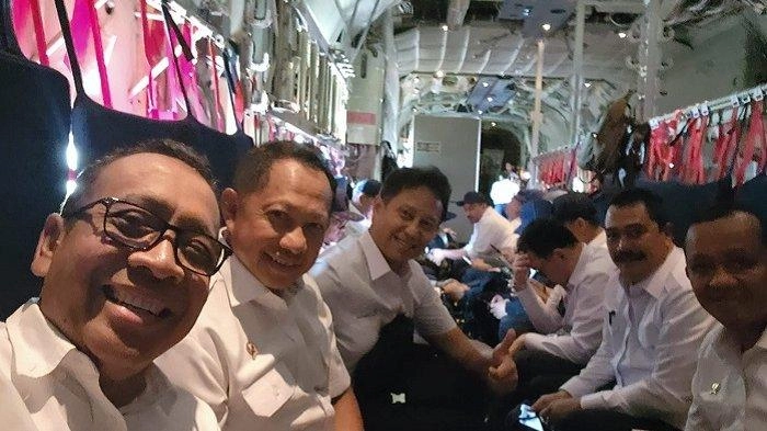 Potret Para Menteri Prabowo Naik Pesawat Hercules ke Akmil Magelang, Duduk Berhadapan