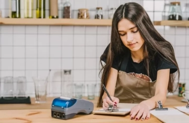 Anda Pernah Bekerja Paruh Waktu Saat Remaja? Ini 7 Kualitas Unik yang Akan Anda Miliki di Masa Dewasa