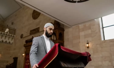 Materi Khutbah Jumat Singkat: Kunci Meraih Kebahagiaan Hidup yang Hakiki