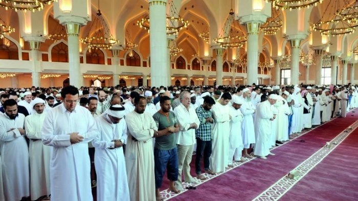 Apakah Boleh Tidak Shalat Jumat karena Bekerja? Apa Hukumnya?