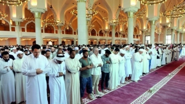 Apakah Boleh Tidak Shalat Jumat karena Bekerja? Apa Hukumnya?