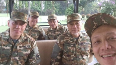 Penampakan Para Menteri Prabowo Pakai Seragam Loreng Ikut Pembekalan di Akmil Magelang