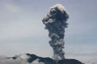 Gunung Marapi Erupsi Lagi, PVMBG Ingatkan Status Gunung Marapi Masih Waspada