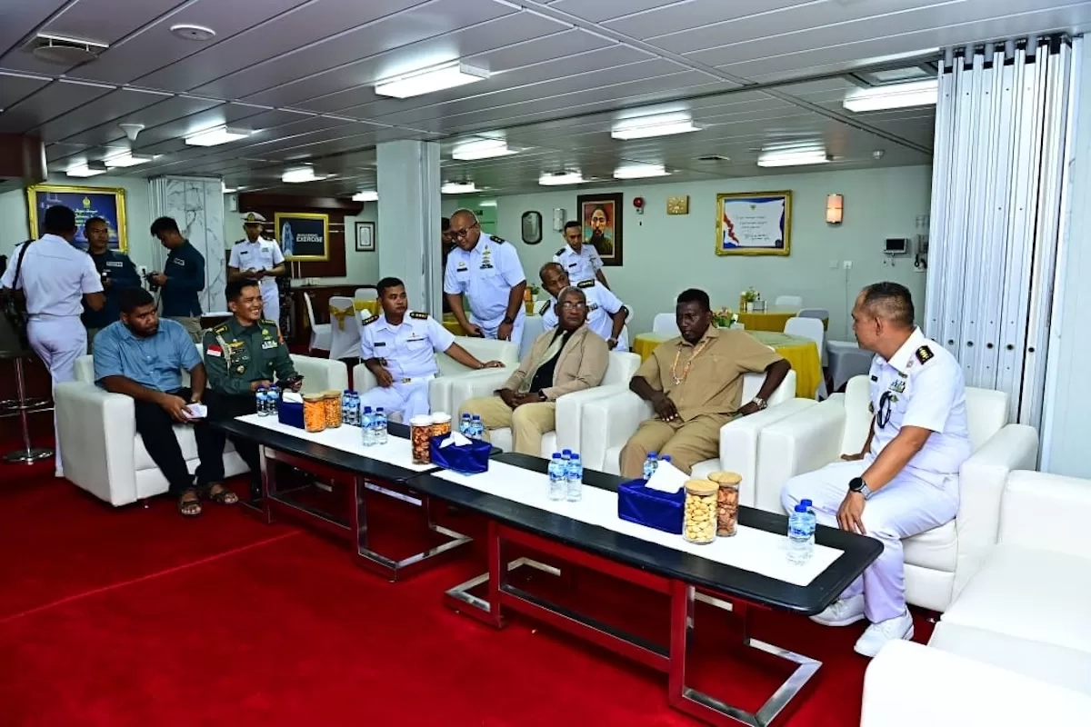 Satgas Port Visit 2024 TNI AL Salurkan Bantuan Obat-obatan Ke Solomon Islands
