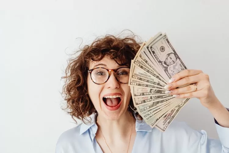 Tidak Ada yang Mustahil! Ini 5 Zodiak yang Berhasil Meraih Kesuksesan Besar dan Menjemput Rezeki Unlimited di Usia Muda, Kamu Termasuk?