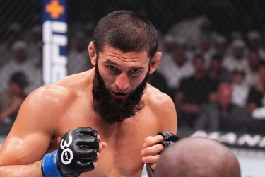 UFC 308: Ilia Topuria dan Max Holloway Siap Bertarung, Khamzat Chimaev Curi Perhatian!