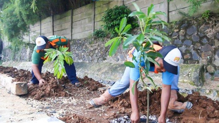 1.000 Pohon Ditanam Jaga Kelestarian Lingkungan di Kawasan Industri