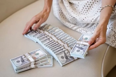 Kabar Baik! 7 Shio Paling Cerdas ini Mampu Mendapatkan Keuntungan Besar dan Menjadi Kaya, Dikenal Mampu Mengelola Keuangan