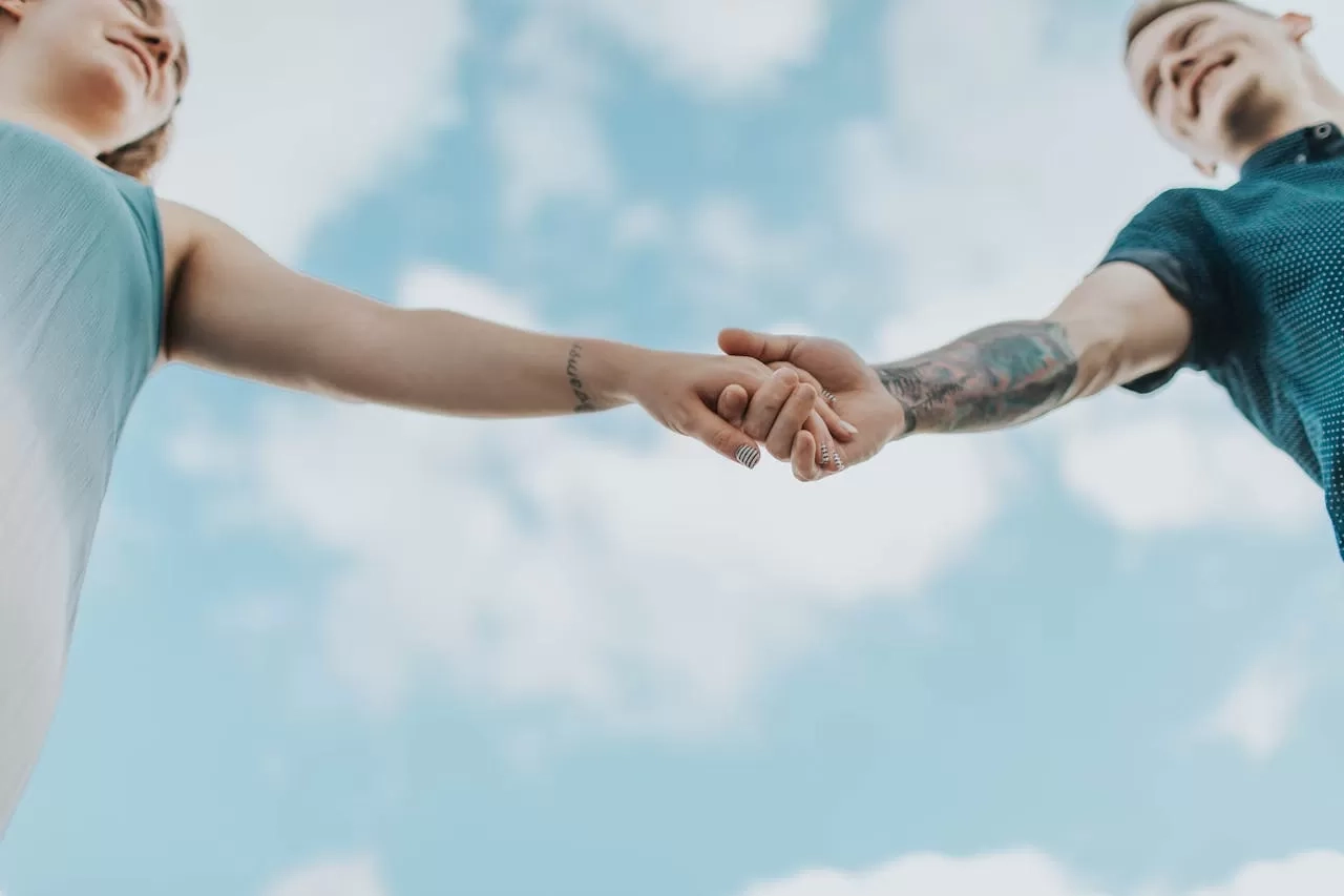 Ogah Bergantung pada Pasangan! Cek 5 Zodiak yang Jago Menjaga Keseimbangan Antara Hubungan Romantis dan Kemandirian