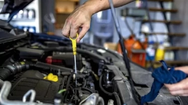 Oli Mobil Berubah jadi Kental Seperti Jelly, Waspada Gejala Oil Sludge, Bahaya Buat Mesin