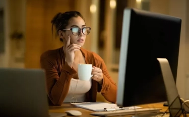 7 Shio Ini Tidak Terlihat Bekerja Keras di Depan Banyak Orang tetapi Selalu Sibuk saat Orang Lain Sudah Terlelap, Apakah Itu Kamu?