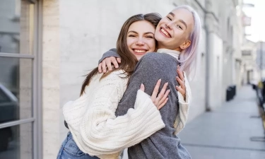 Inilah 9 Tipe Teman yang Harus Dipertahankan Seiring Bertambahnya Usia, Salah Satunya Teman yang Suka Berpetualang