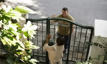 Orang yang Mengisolasi Diri dari Tetangganya Biasanya Memiliki 8 Sifat Ini, Apa Saja?