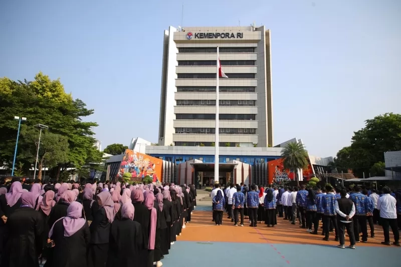 Peringati Hari Sumpah Pemuda ke-96, Kemenpora Gelar Upacara dan Luncurkan Logo Resmi   