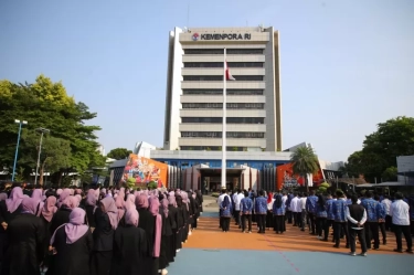 Peringati Hari Sumpah Pemuda ke-96, Kemenpora Gelar Upacara dan Luncurkan Logo Resmi   