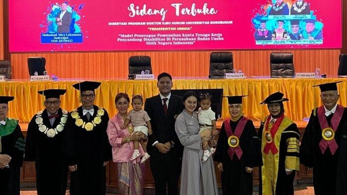 Adya Laksmana Suami Memes Raih Gelar Doktor Hukum, Bahas Tenaga Kerja Disabilitas dalam Disertasi