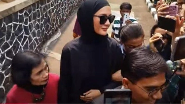 Paula Verhoeven Bungkam Hadiri Sidang Mediasi Bersama Baim Wong
