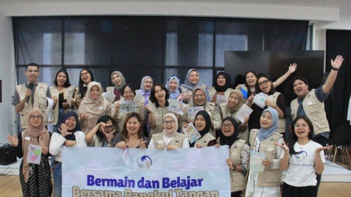 Rangkul Tangan Gandeng Penyanyi Tarrarin Untuk Ikut Menyebarkan Awareness Mengenai Self-Acceptance