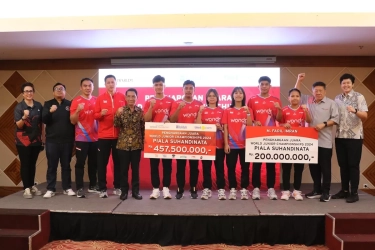 Bawa Pulang Piala Suhandinata Usai Tumbangkan Tiongkok WJC 2024, Tim Bulu Tangkis Junior Indonesia Diganjar Bonus, Totalnya Lebih dari Rp 600 Juta