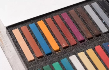 Warna-Warna Kesukaan Gen Z: Cerah, Gelap, dan Terinspirasi Perkembangan Teknologi