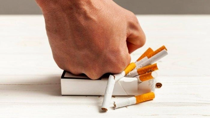 Stres Kerja Picu Kebiasaan Merokok, Ini Saran Psikolog