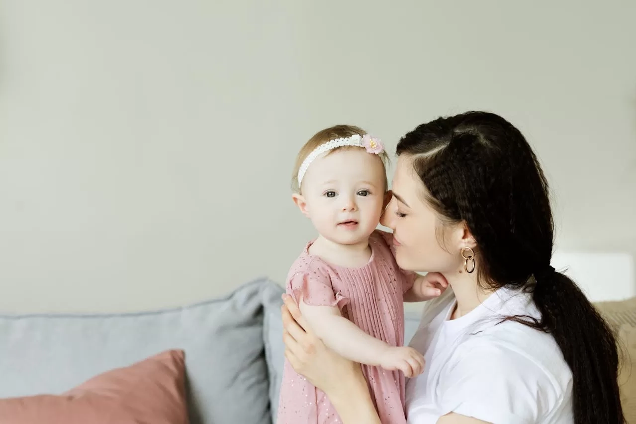 7 Hal yang Tidak Dibagikan Ibu kepada Siapa pun, Termasuk pada Anak Mereka