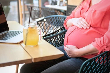 Makan di Luar saat Hamil, Panduan Aman Pilih Menu, Minuman, hingga Camilan Sehat untuk Kesehatan Ibu dan Janin